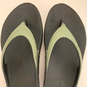 Oofos Sandals